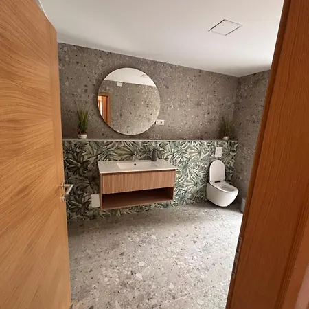 Evina Hisa Apartman *